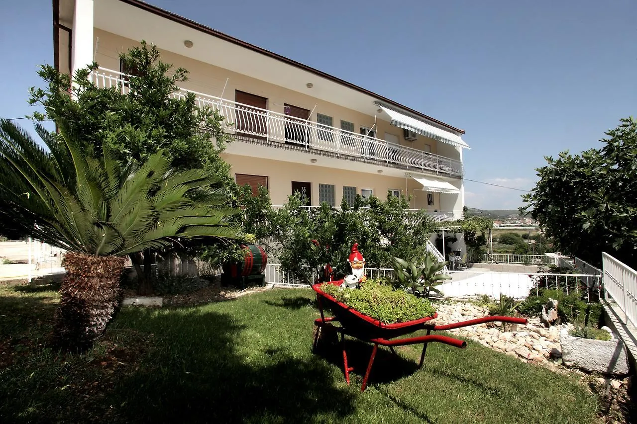 Apartment Carmen location